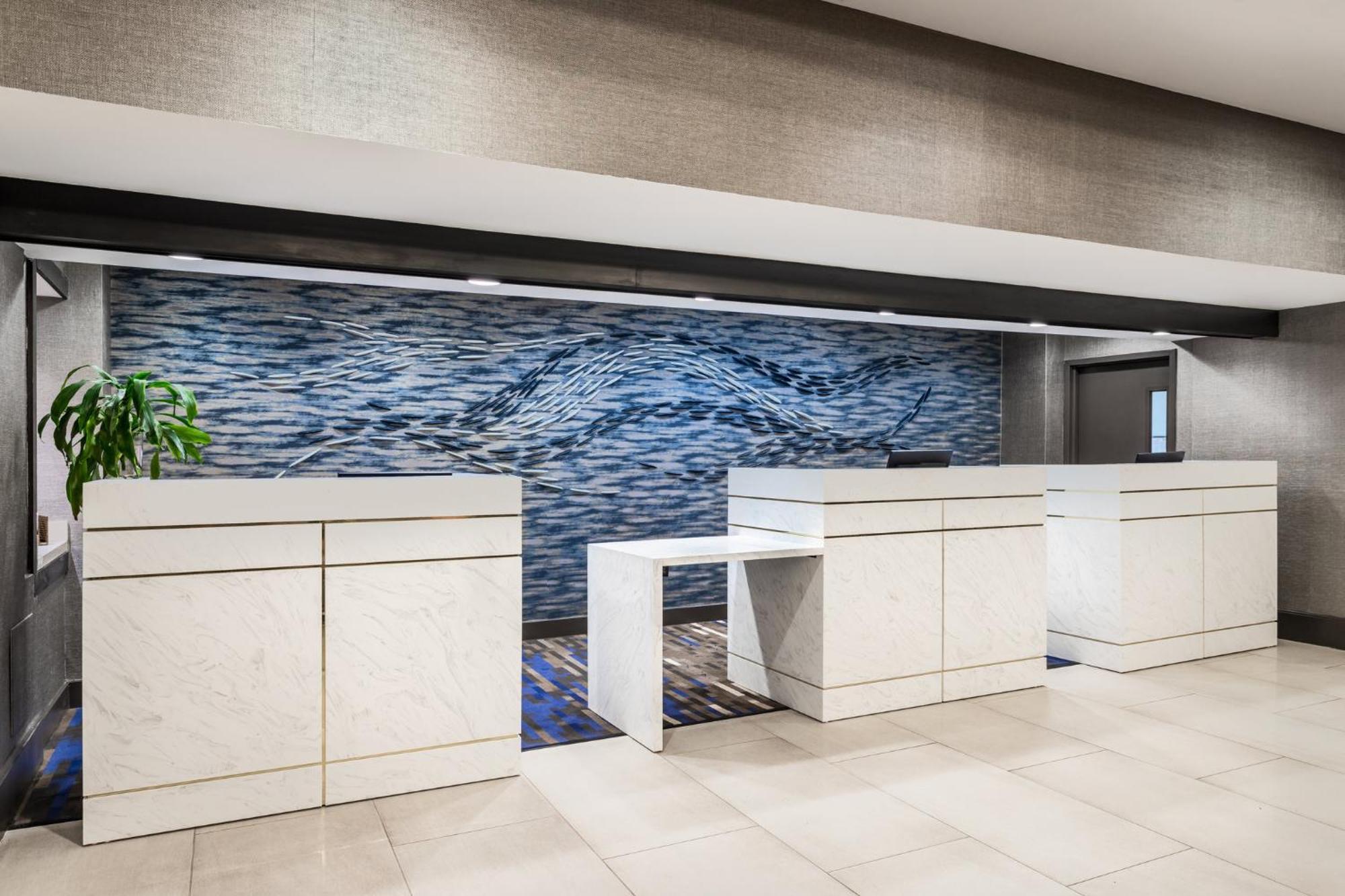 Crowne Plaza By Ihg Hotel