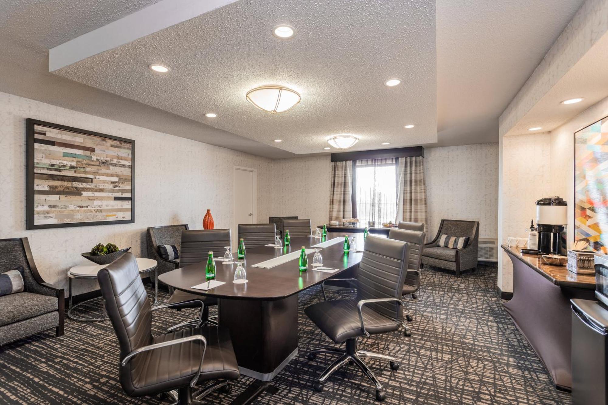 Crowne Plaza By Ihg 3*