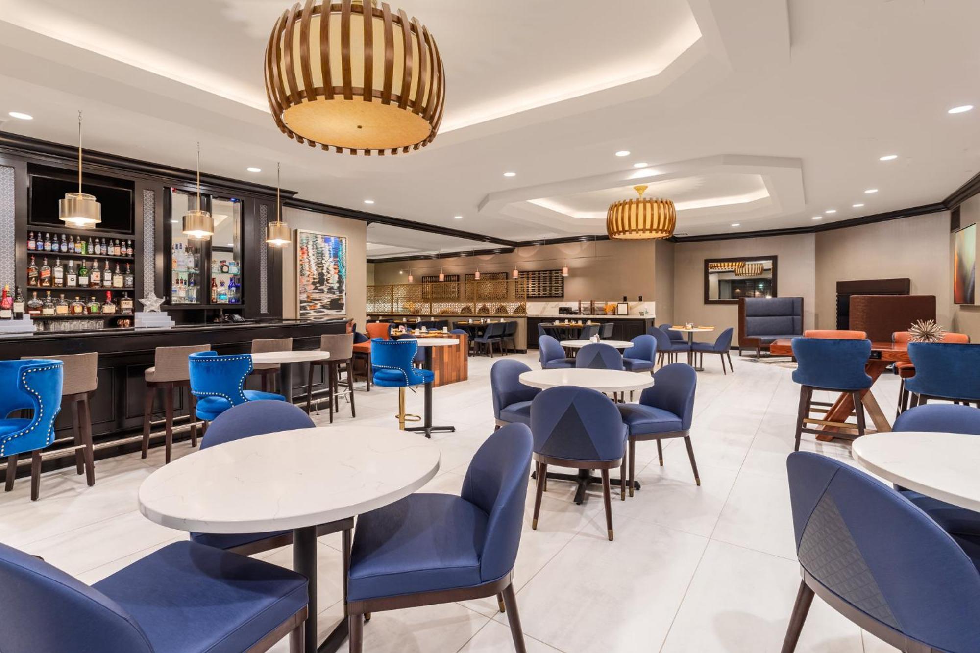 Crowne Plaza By Ihg Hotel 3*