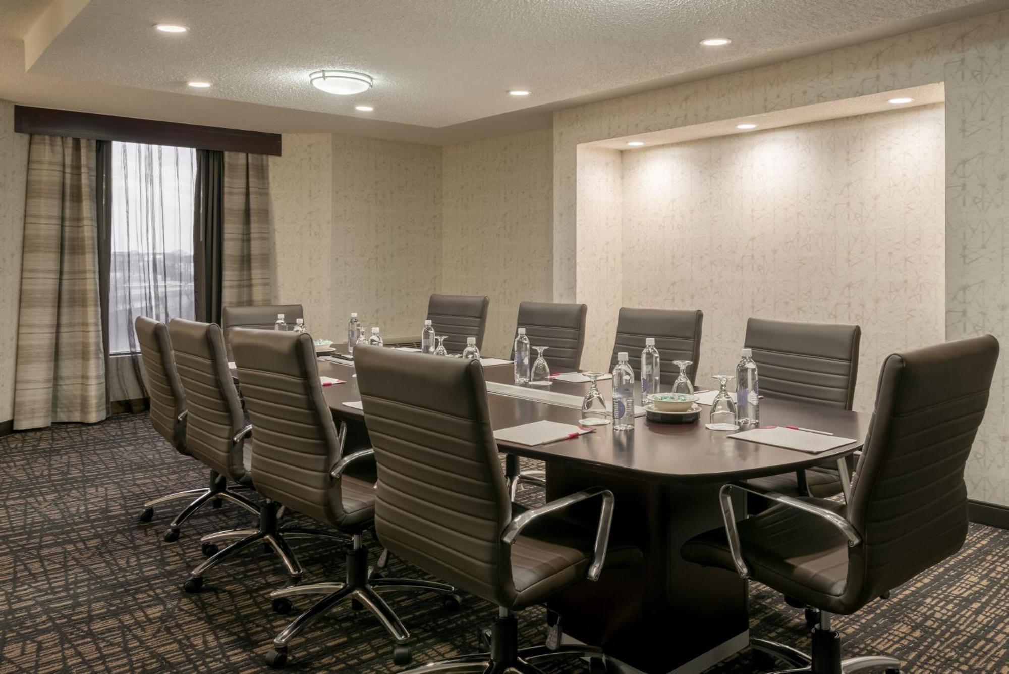 Crowne Plaza By Ihg 3*