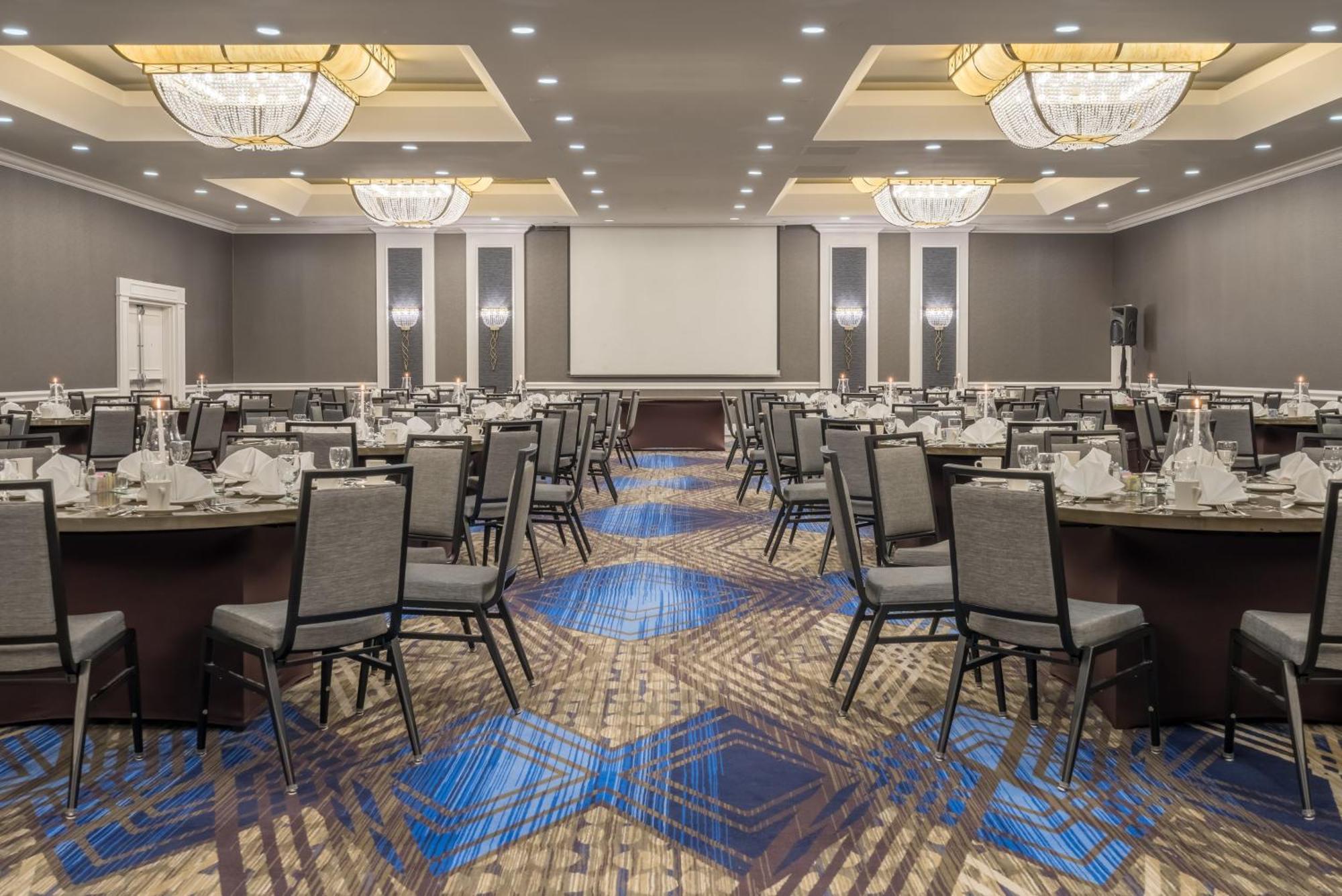 Crowne Plaza By Ihg Hotel